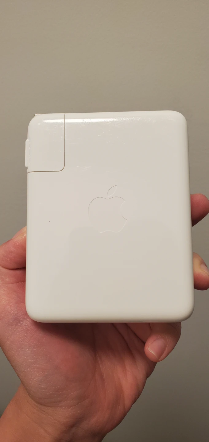 Apple 140W USB-C Power charger - photo 3