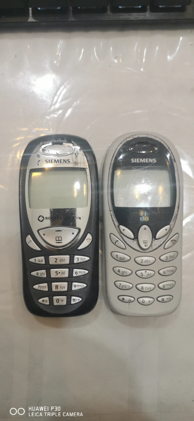 2x Siemens Mobile Phones - C56, A56