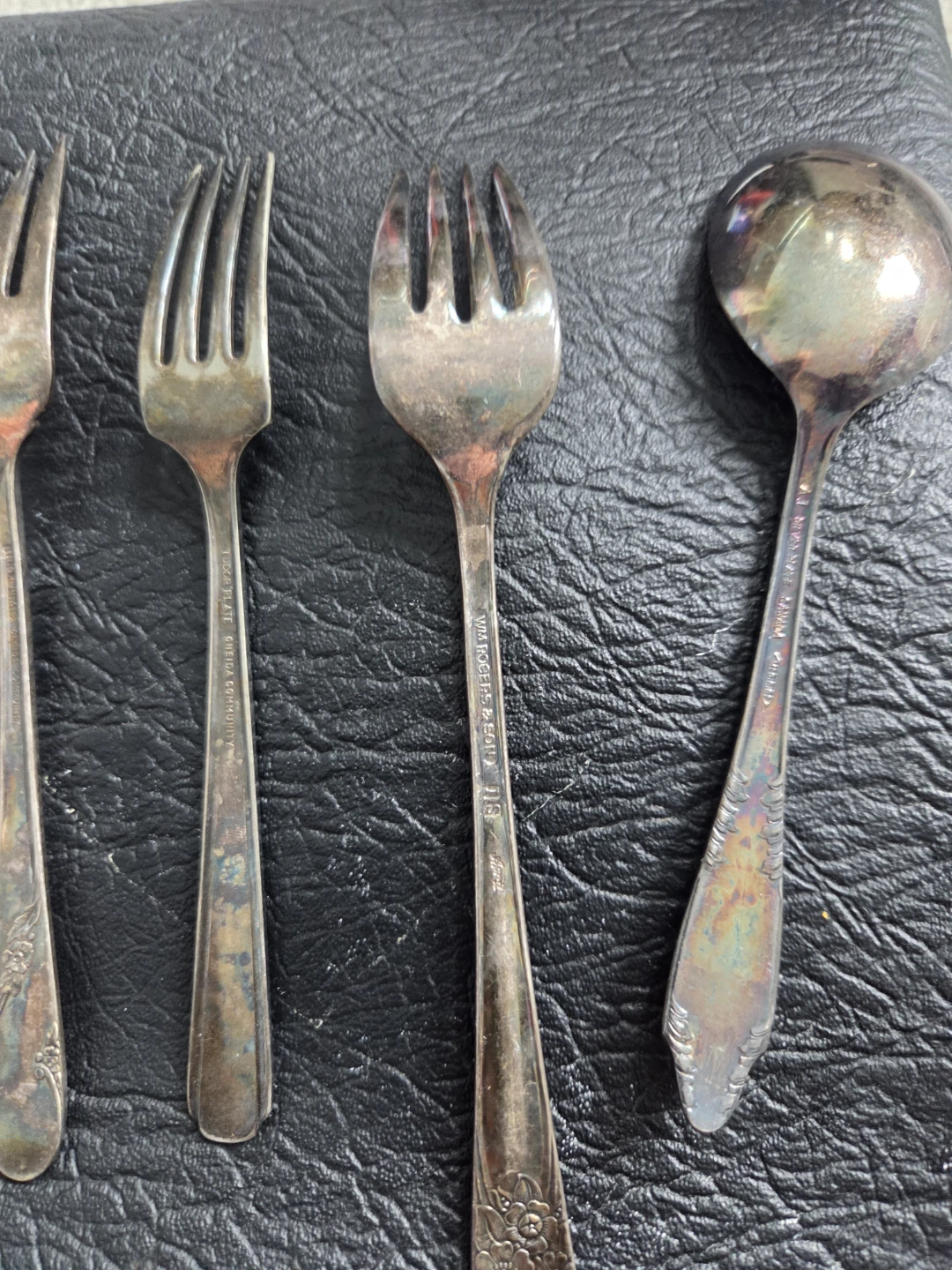 Silver-Plated Cutlery Set -  $4 each  or deal if more - photo 2