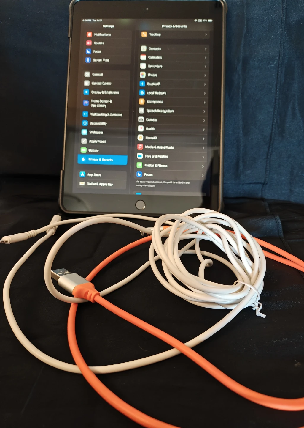 Apple iPad (6th gen) + Accessories Bundle - 32GB, Silver - photo 2