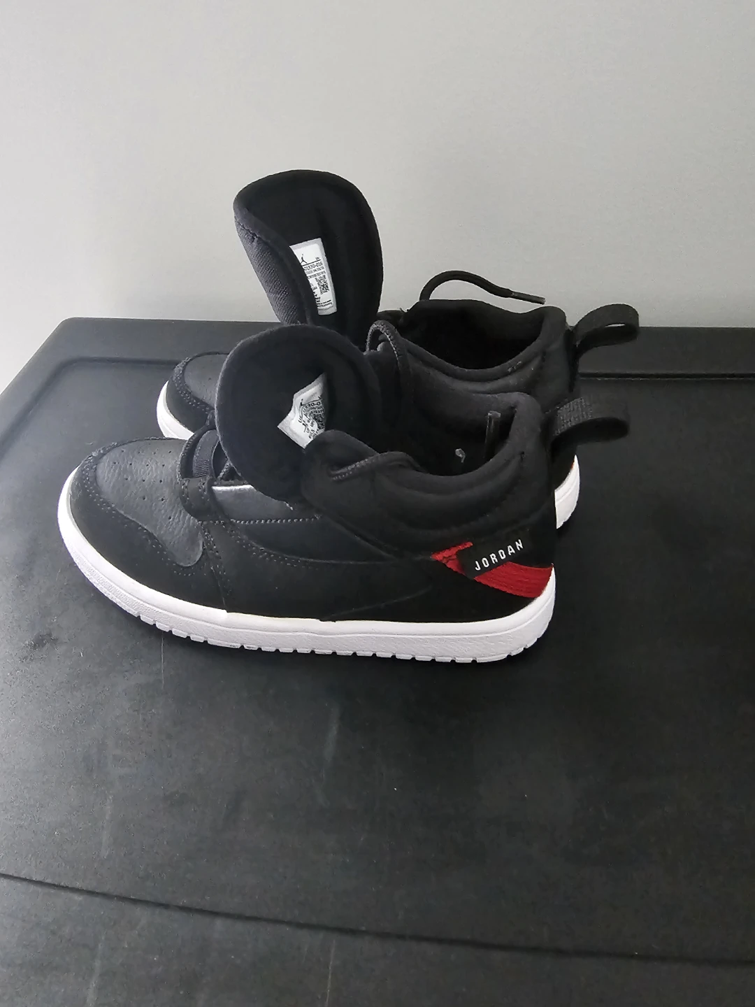 Jordan 1 Toddler Shoes Black, size 12C, new - photo 3