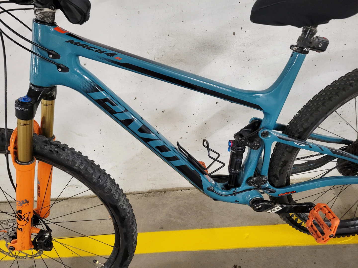 2021 Pivot Mach 4 SL Carbon frame mountain bike - photo 2