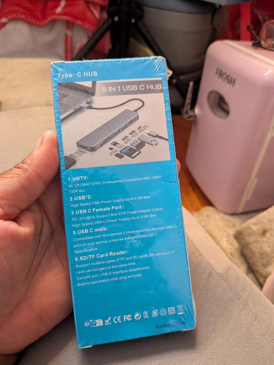6-in-1 USB-C Hub with PD Charge - photo 2