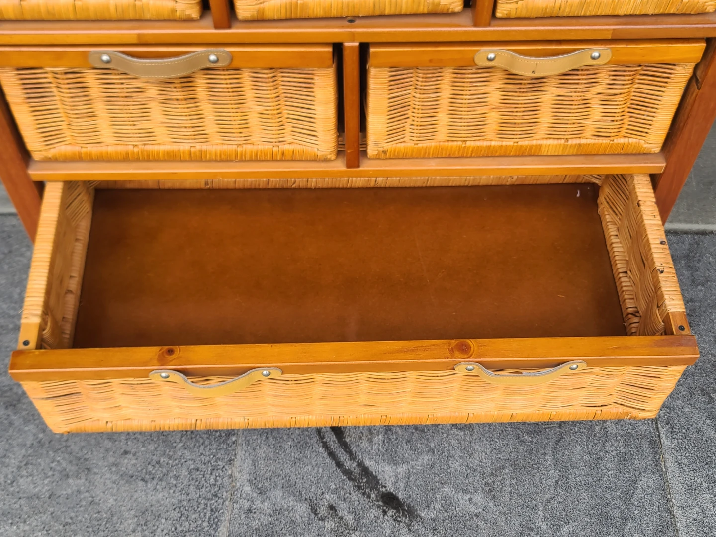 Wooden storage unit with 8 wicker baskets - photo 3
