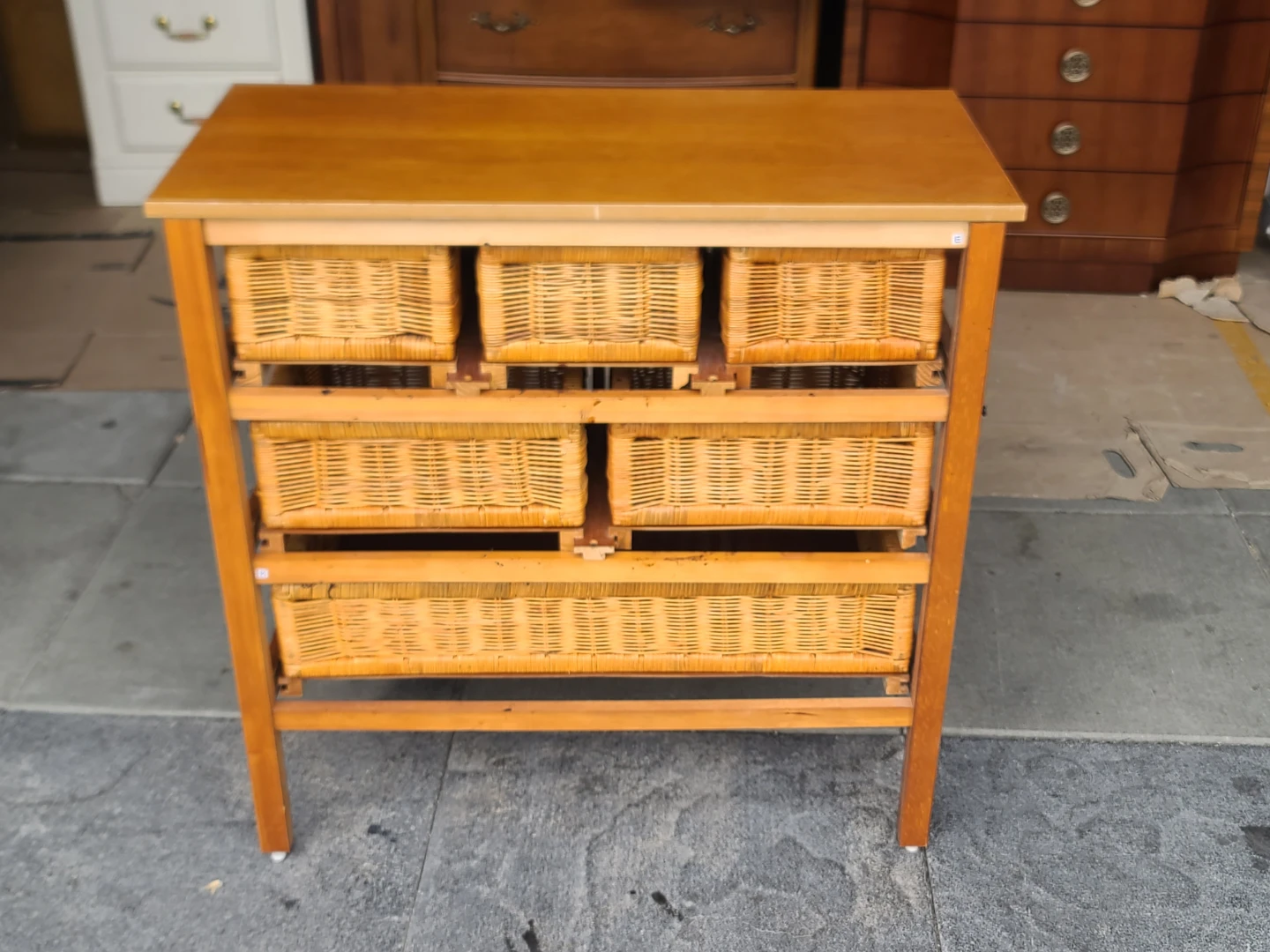 Wooden storage unit with 8 wicker baskets - photo 5