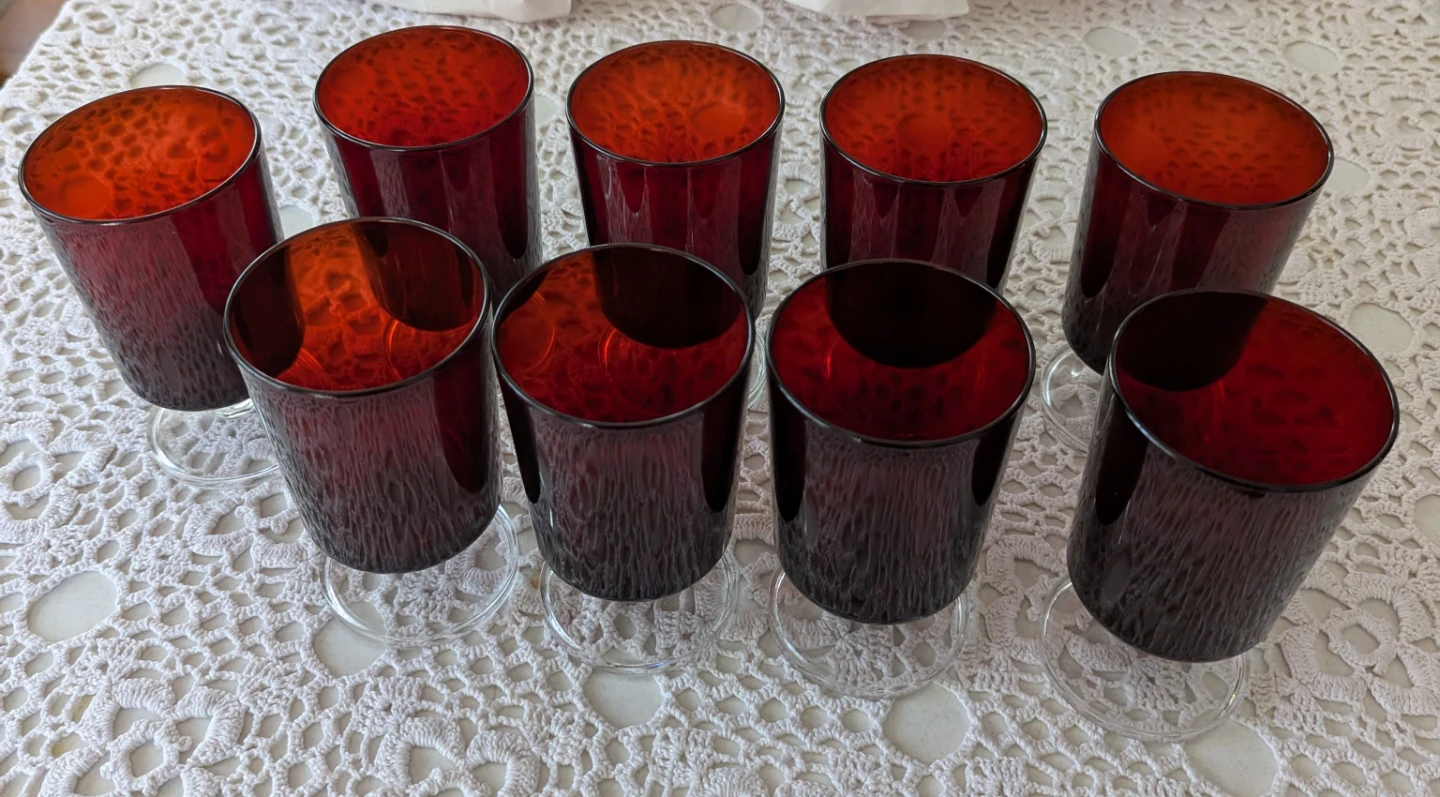 9 cranberry coloured wine glasses