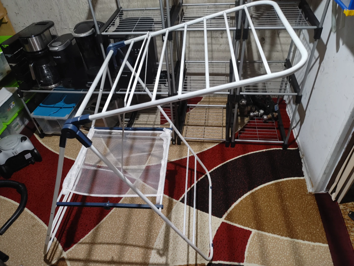 Clothes drying rack