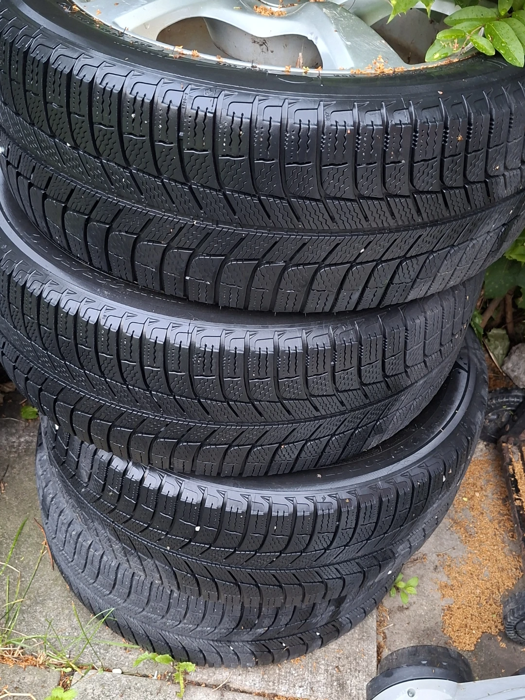 Set of 4 Hankook Winter Tires