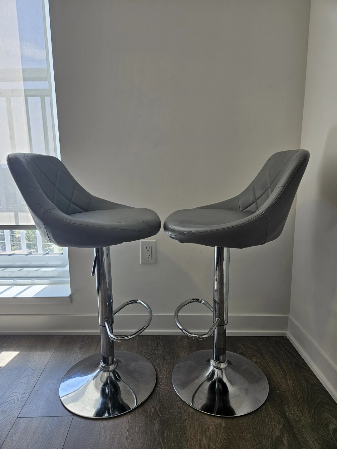 Set of 2 Grey Faux Leather Bar Stools - photo 2
