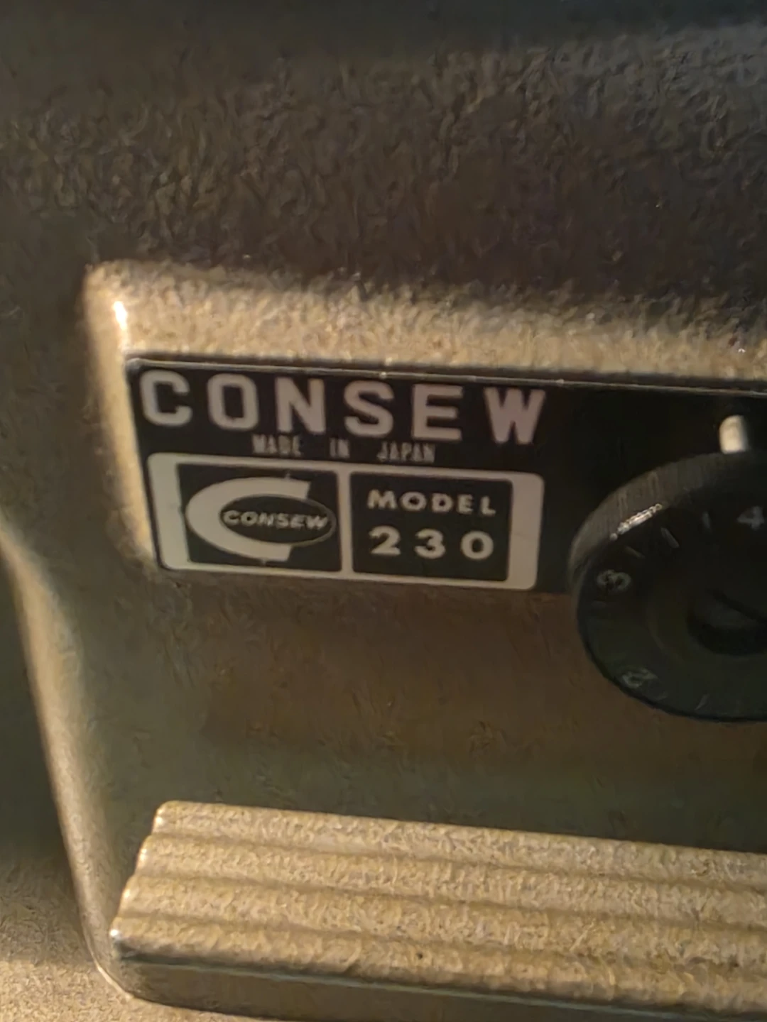 CONSEW Model 230 Industrial Sewing Machine - photo 3