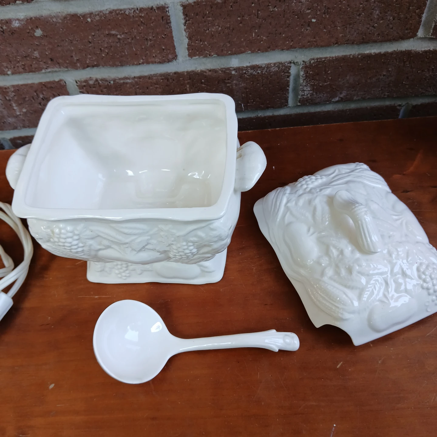 White Ceramic Embossed Soup Tureen with Ladle and Warmer - photo 2
