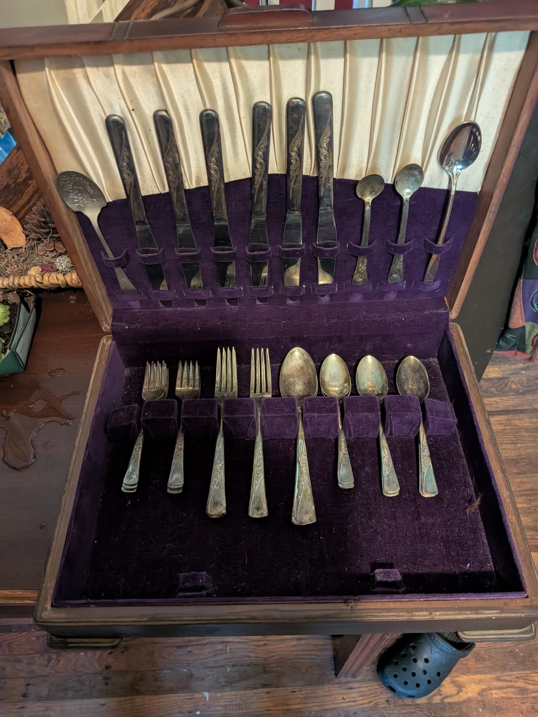 Vintage Cutlery Set in Wooden Case