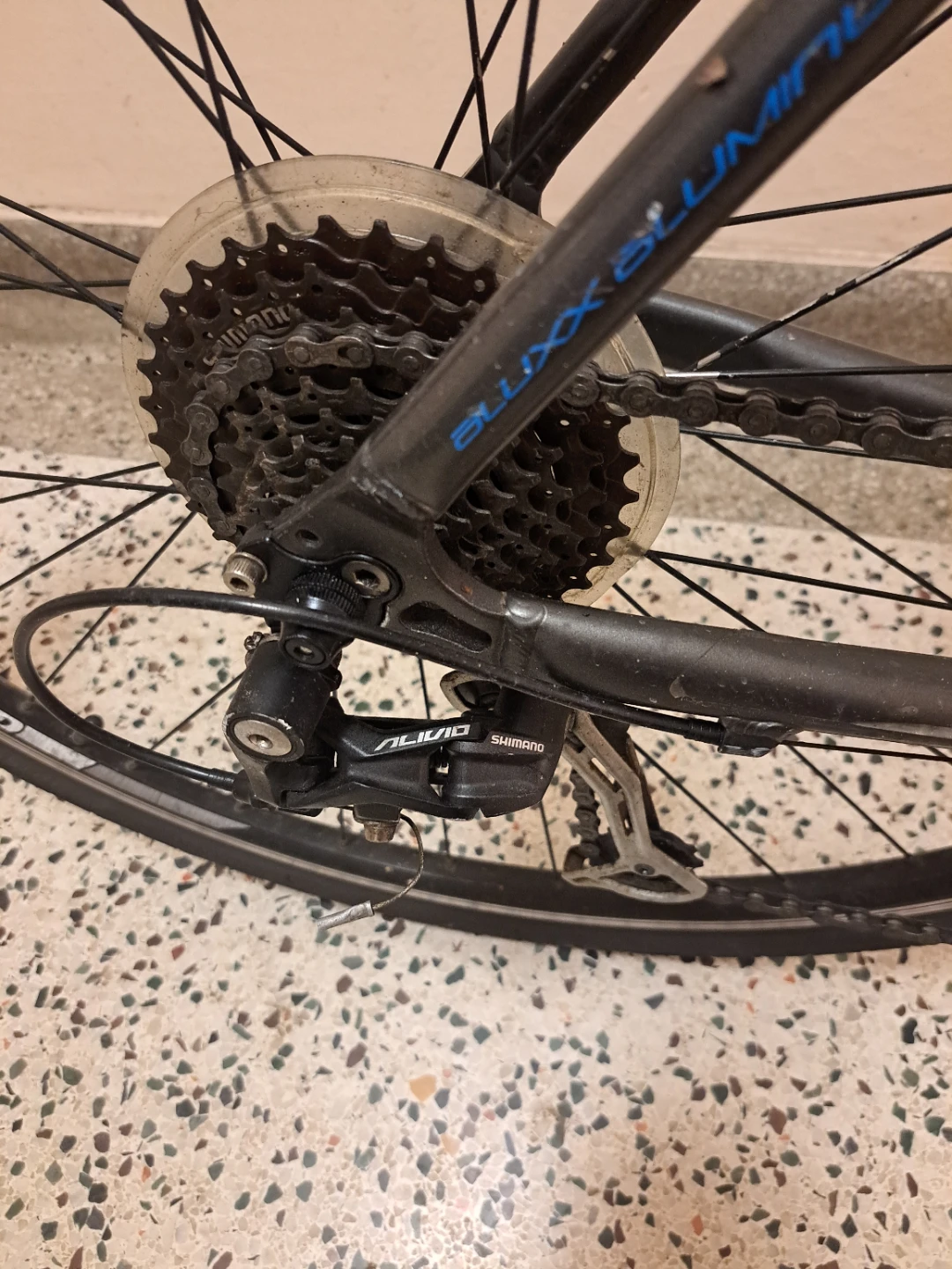 Giant Escape 1 Hybrid Bike - photo 4