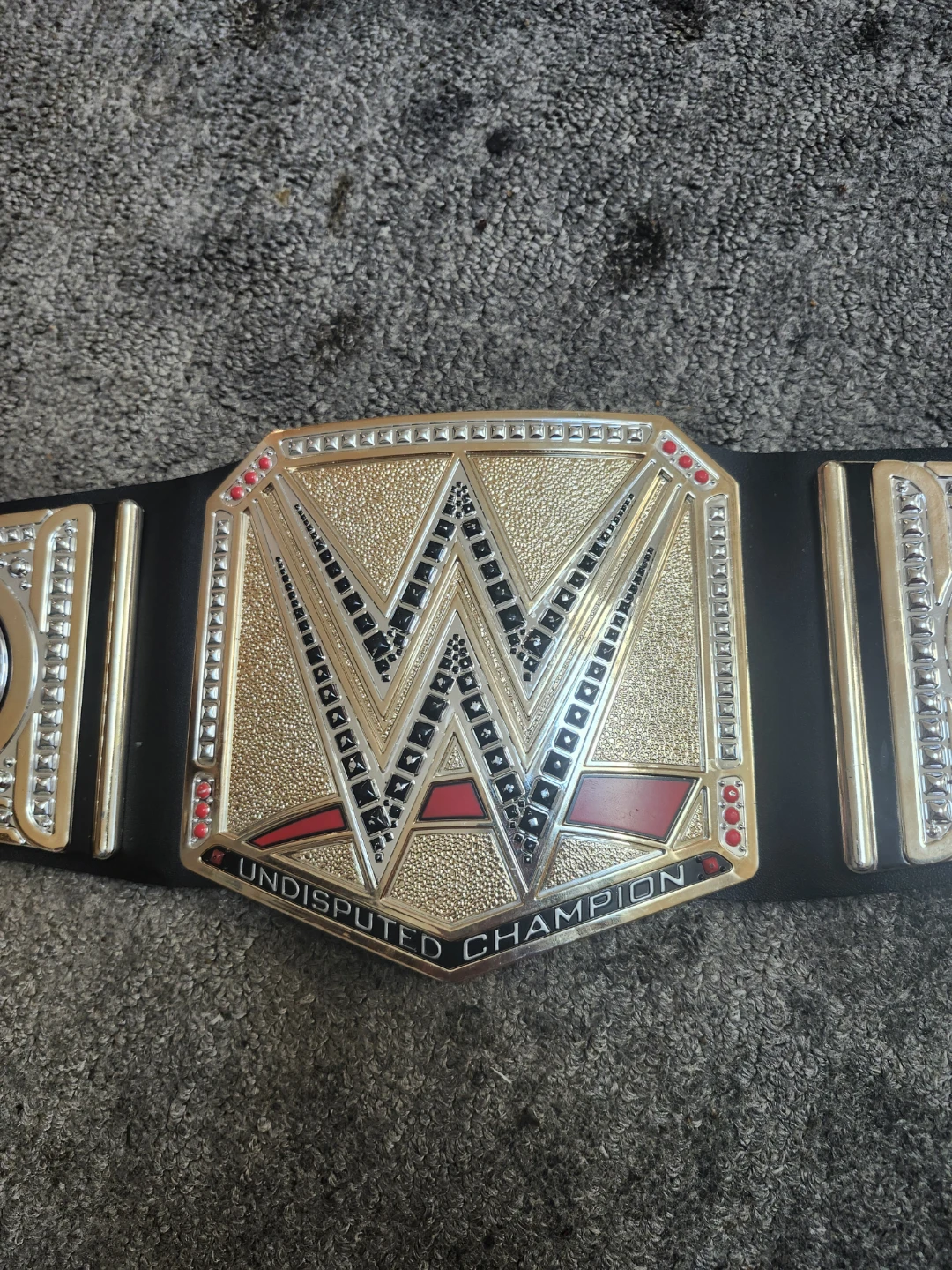 WWE Undisputed Champion Replica Belt - photo 4