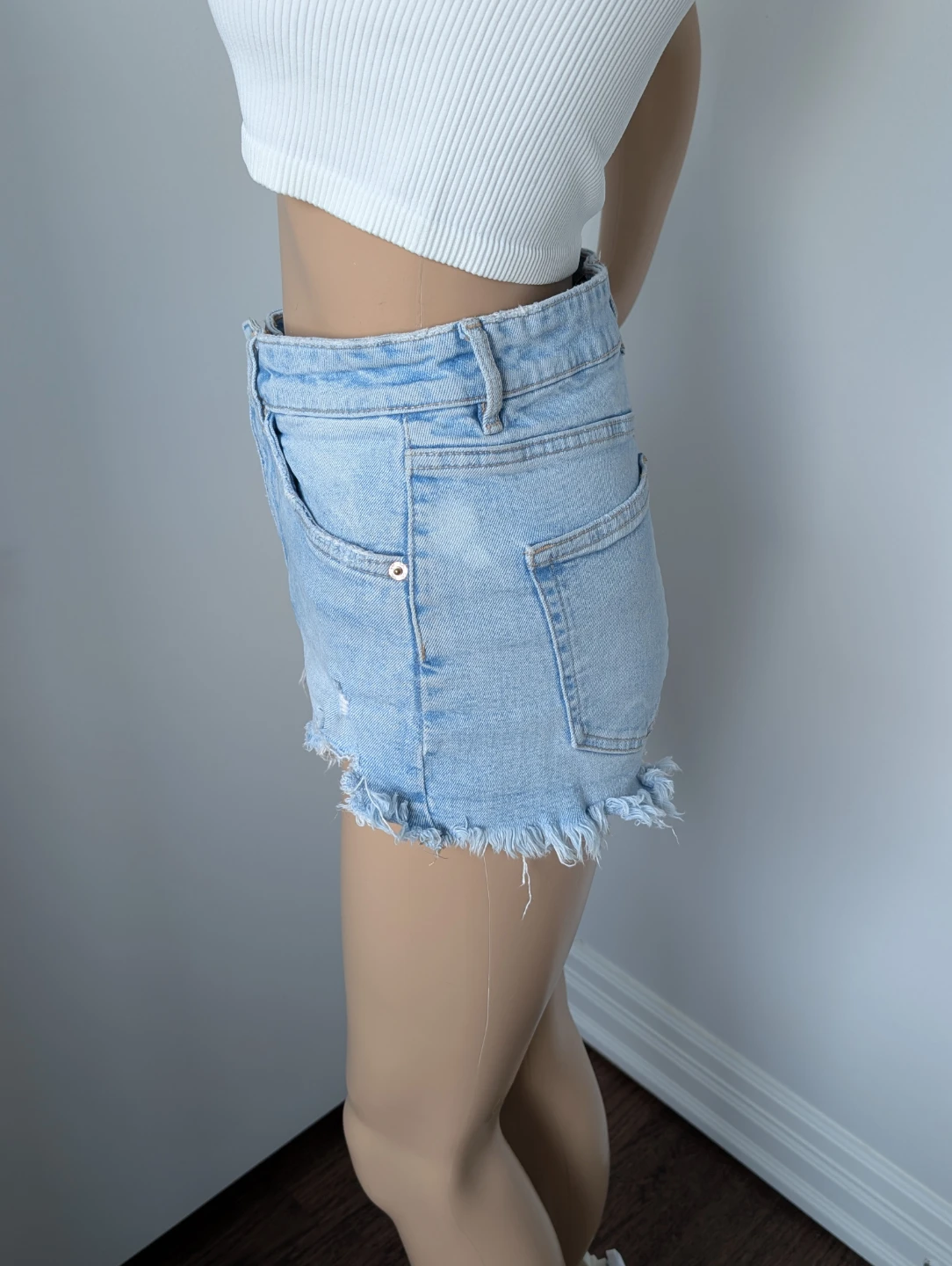ZARA High Waisted Denim Shorts - Light Wash Size 4 - photo 2