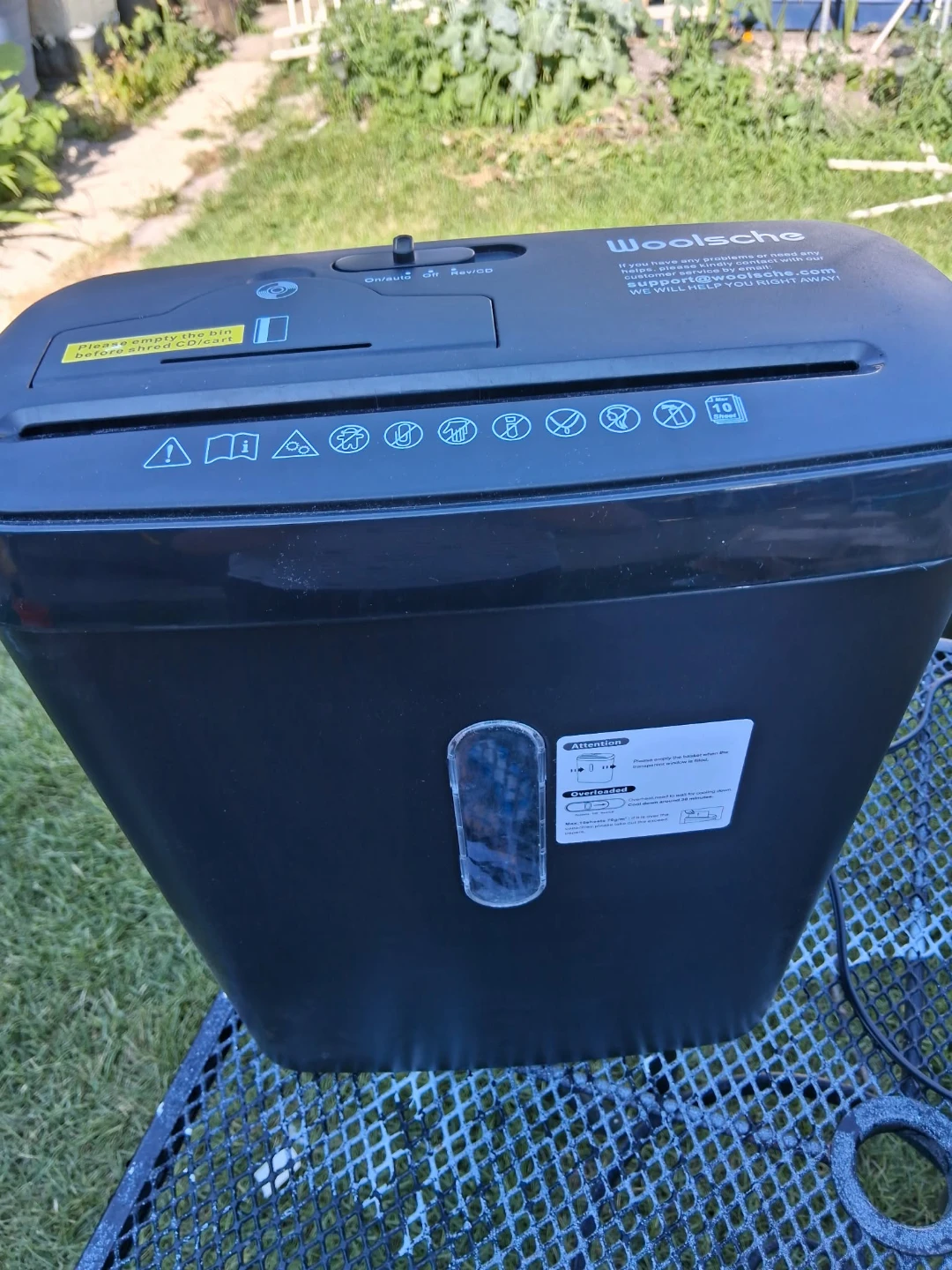 Woolsche Strip-Cut Paper Shredder SD108P