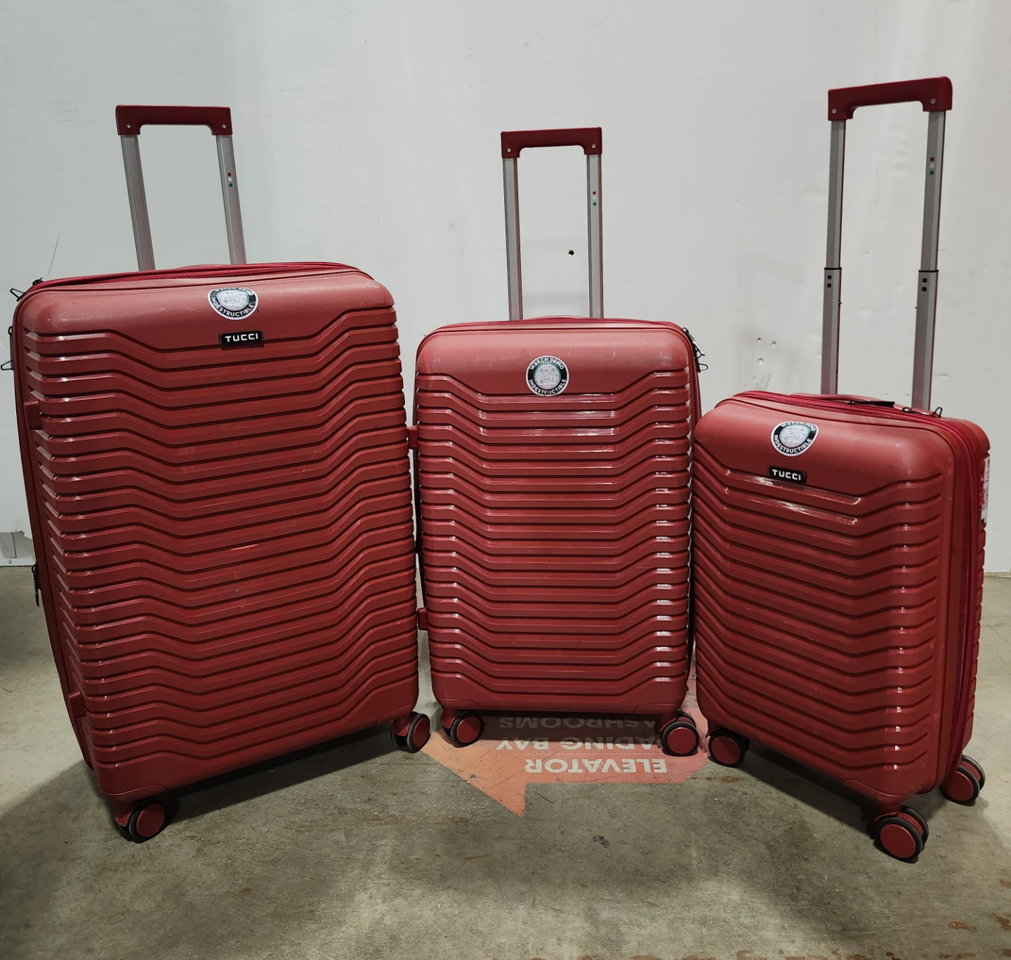 3 Pieces Polypropylene Hardside Luggage Open Box Floor Model - photo 5