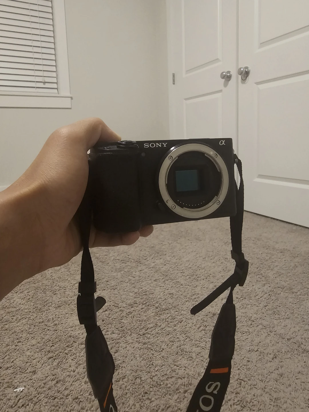 Sony Alpha a6400 Mirrorless Camera - photo 2