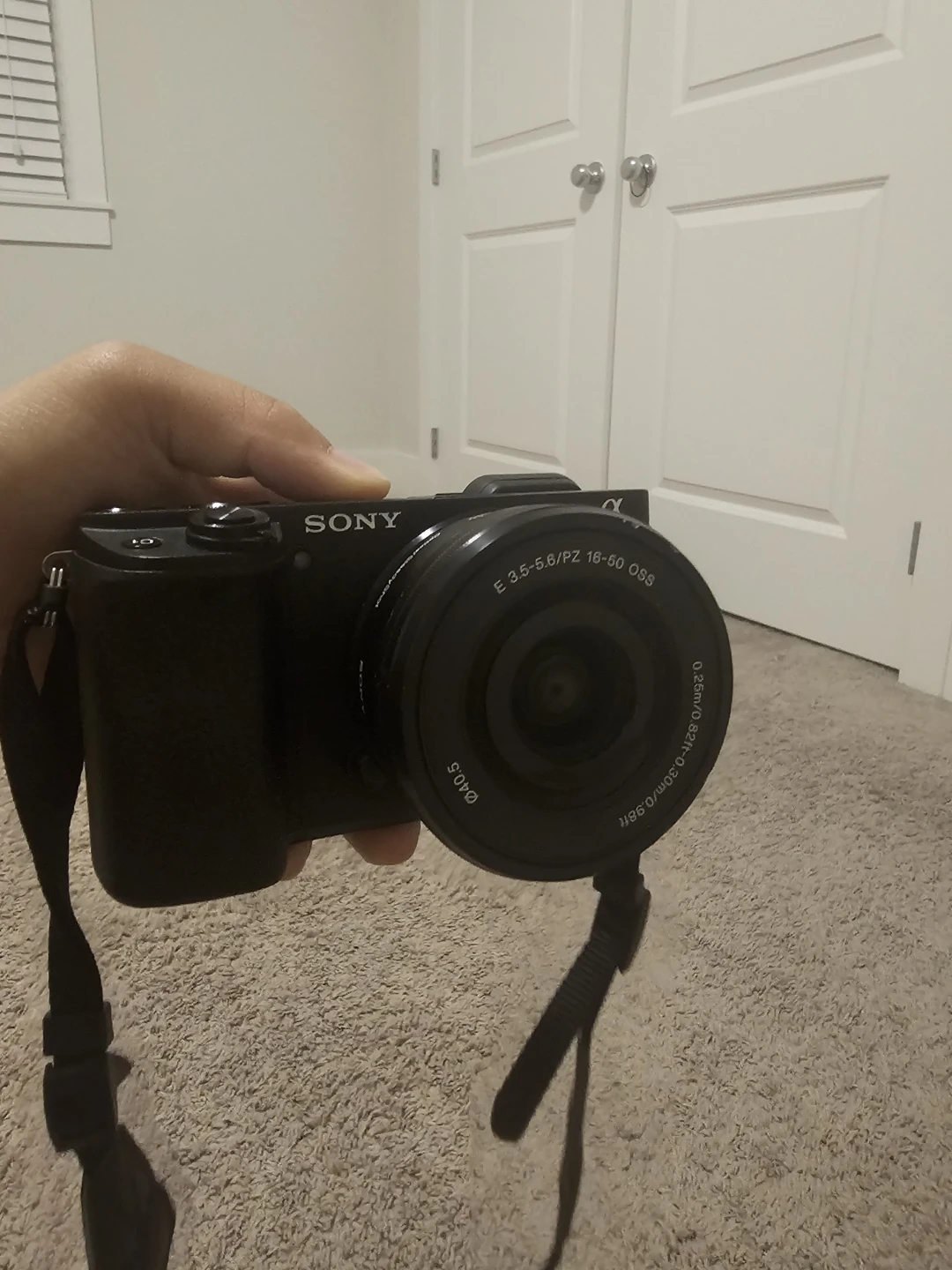Sony Alpha a6400 Mirrorless Camera - photo 3