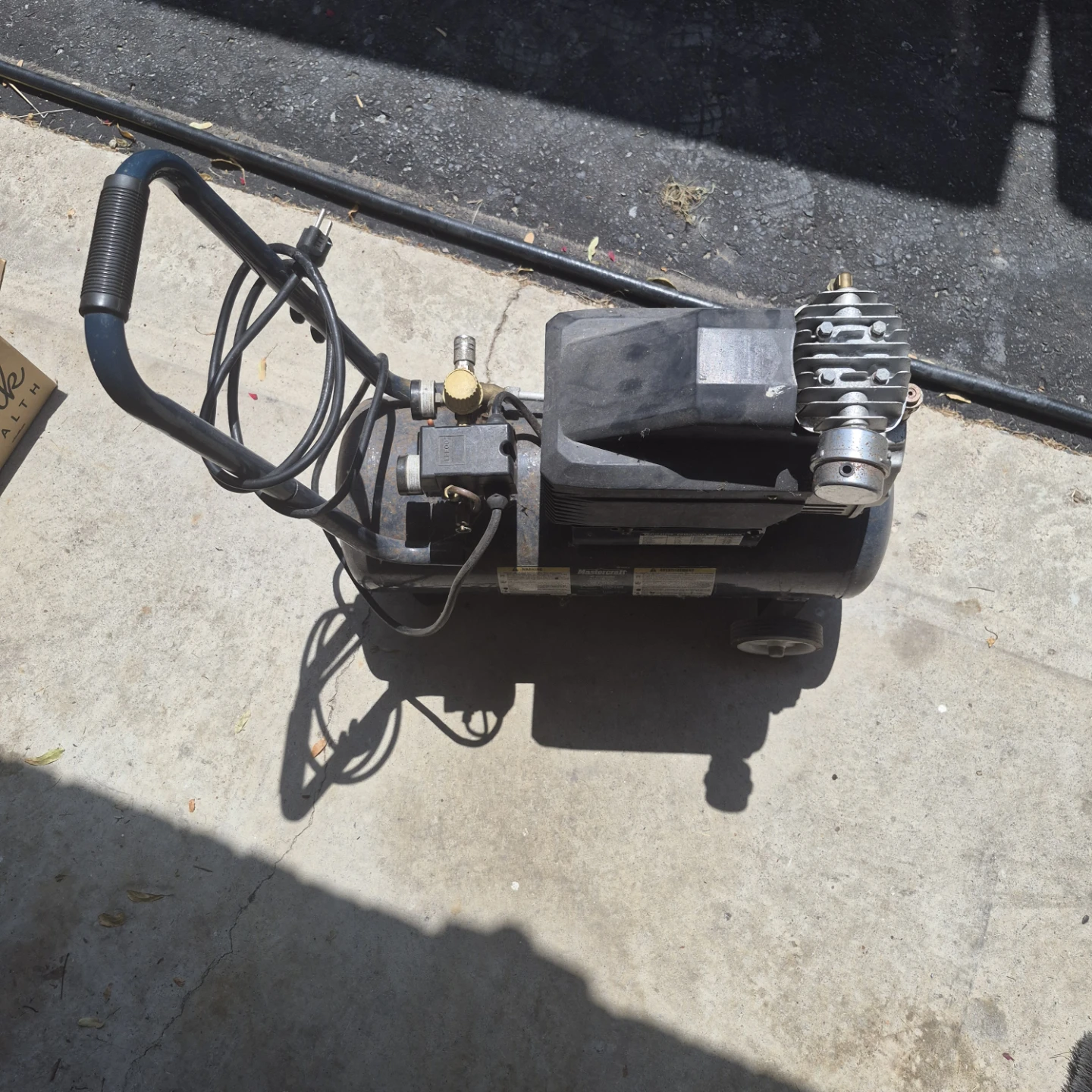 Mastercraft Air Compressor 8 Gallon - photo 4