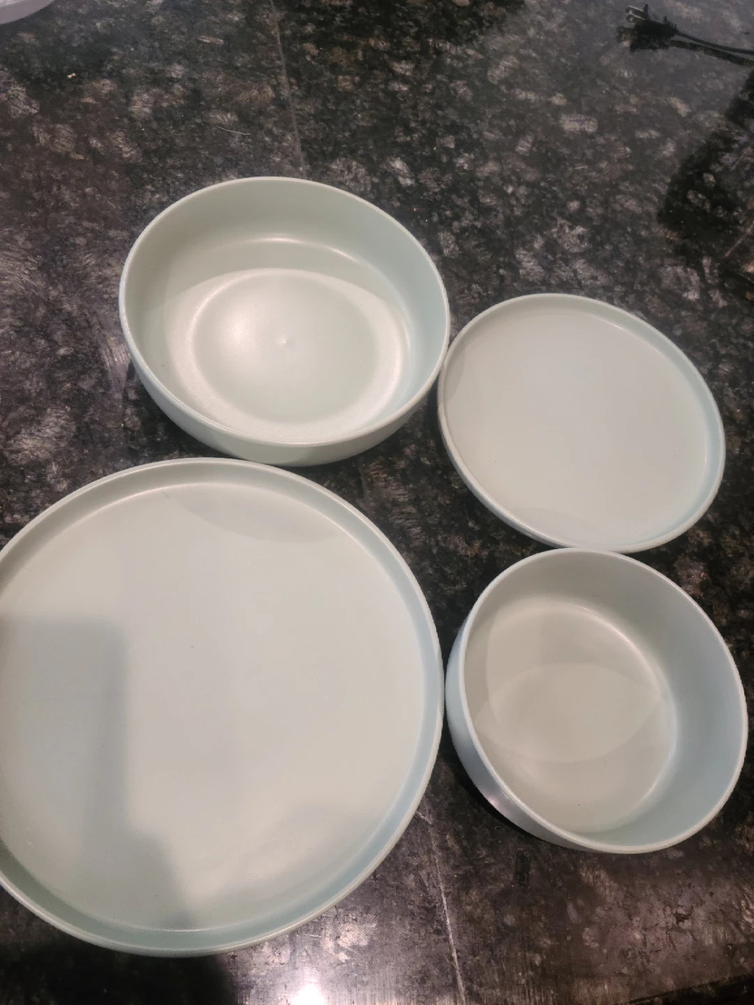 Set of 3 Light Green Stoneware Bowls and Plates - photo 2