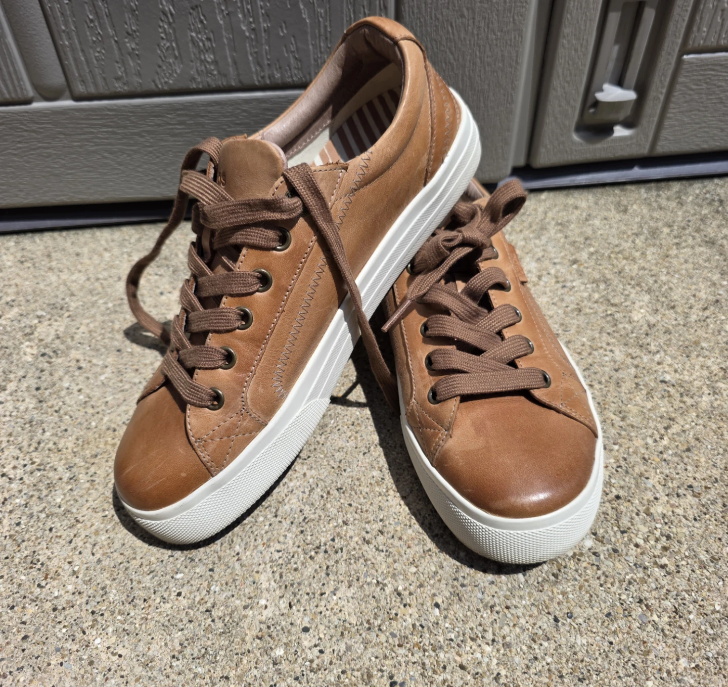 Taos Women's Leather Brown Sneakers Size 8