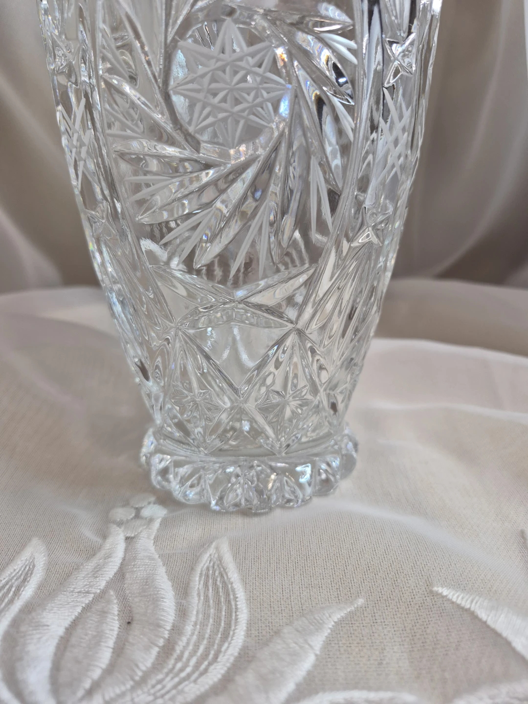 Beautiful Vintage 7" x 4" Lead Crystal Vase - photo 5