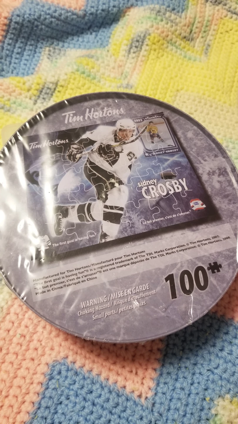 Sealed 2009 Tim Hortons Sidney Crosby Collectors Puzzle Tin - photo 3
