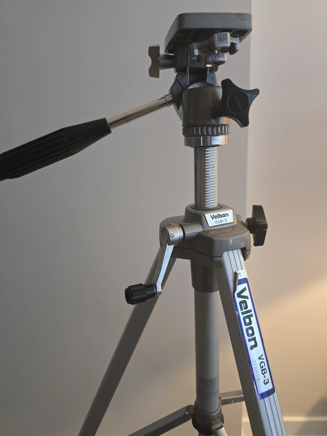 VELBON VGB-3 Metal Tripod - photo 2