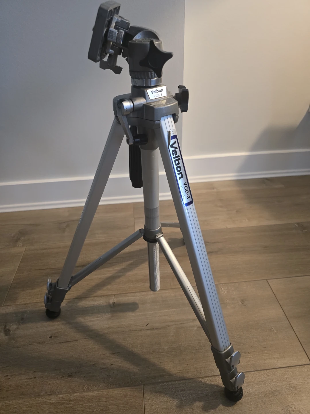 VELBON VGB-3 Metal Tripod - photo 3