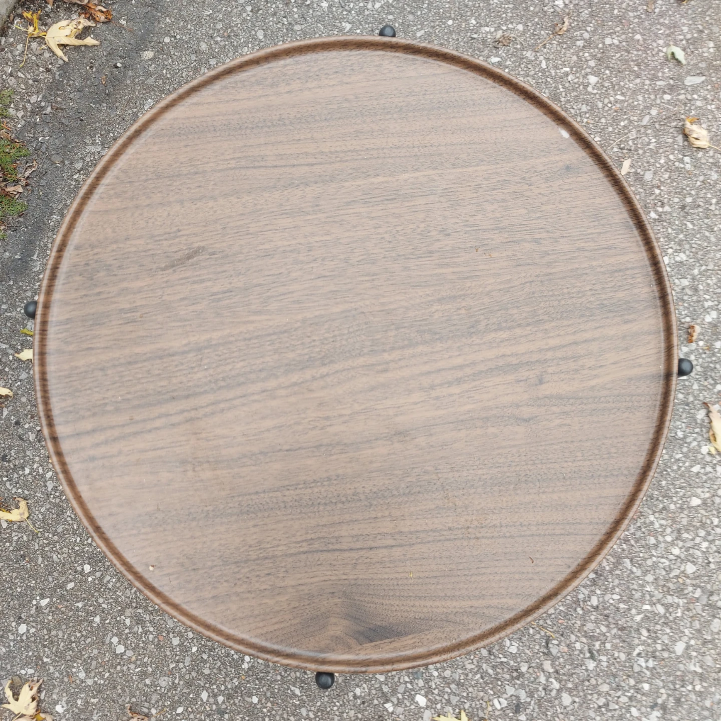 Small Round Coffee/Side Table with Black Metal Base - photo 3