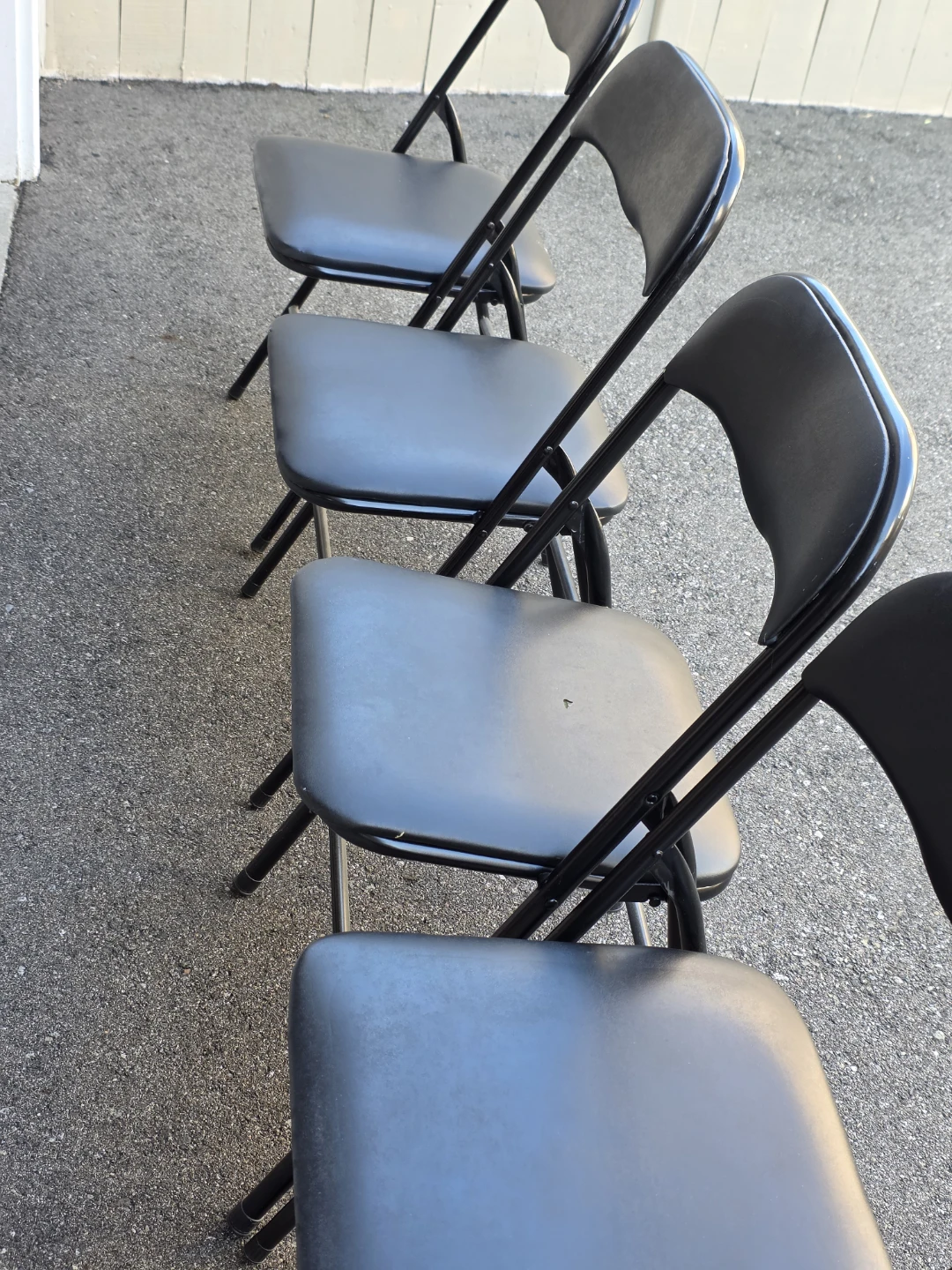4 Black Folding Chairs [One Free] - photo 4