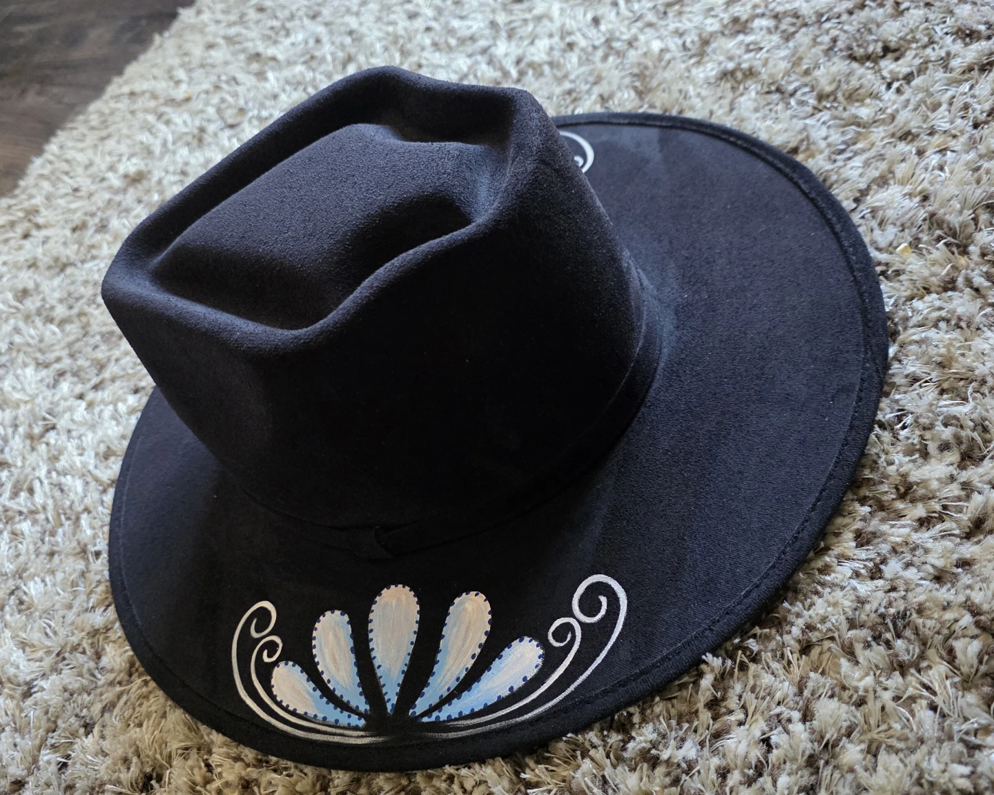 Stampede**Black Wide-Brim Hat with Floral Design - photo 2