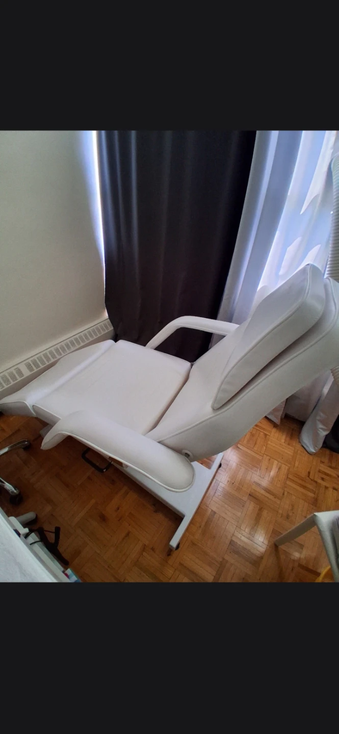 White Hydraulic Facial Bed / Massage Table - photo 2