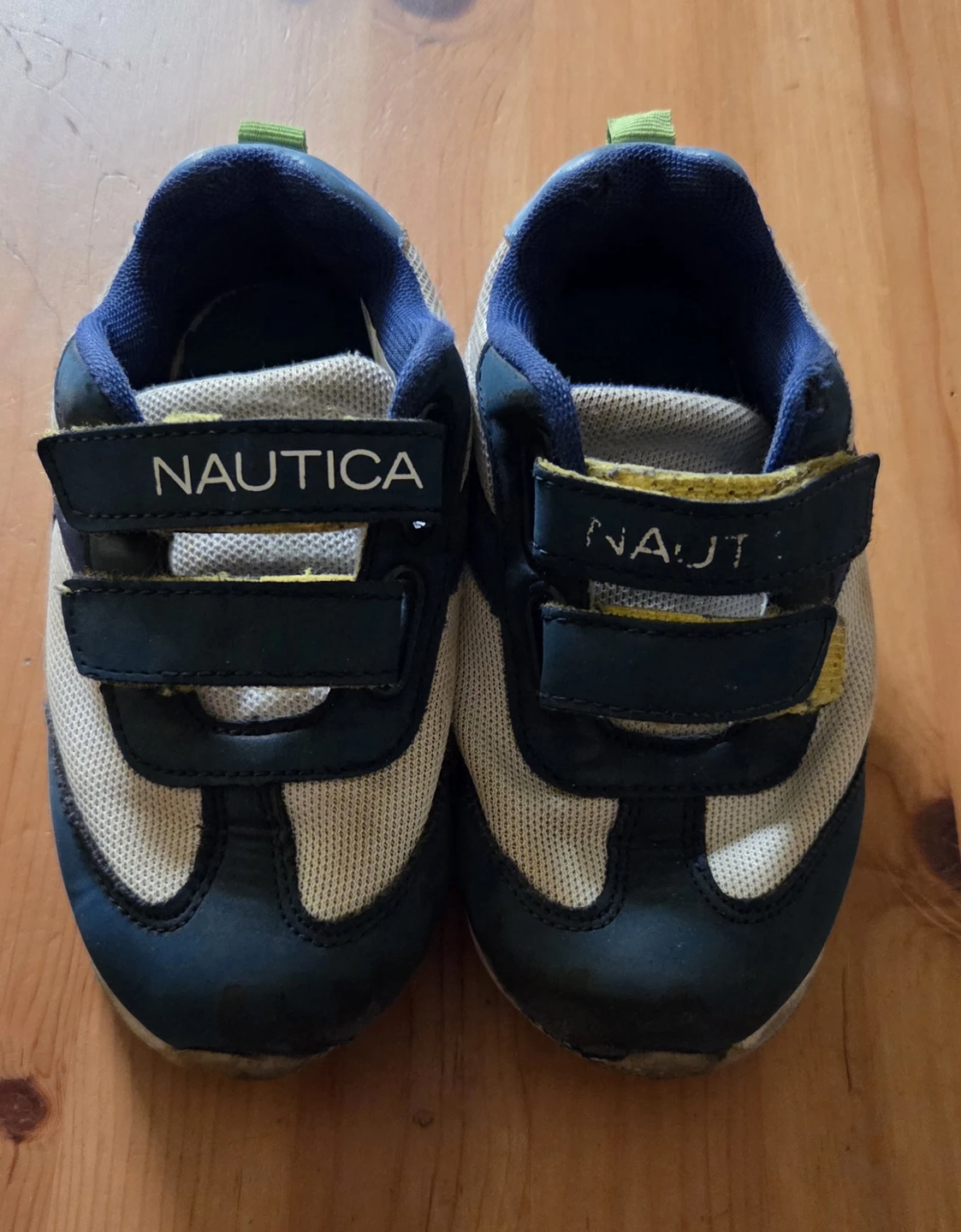Nautica Kids Sneakers Size 9
