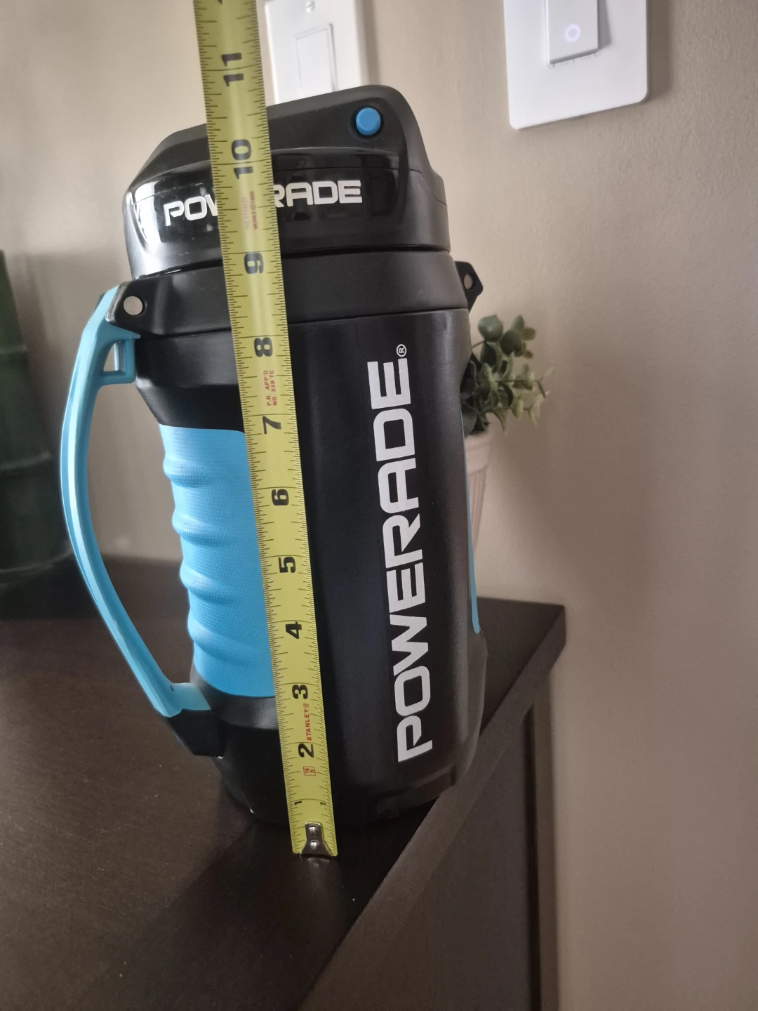 11 " Powerade Auto-Spout Water Bottle