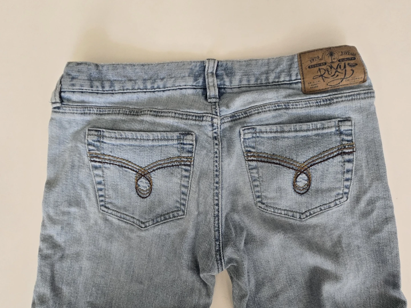 Roxy Jeans - Light Wash Denim, Size 3 - photo 3