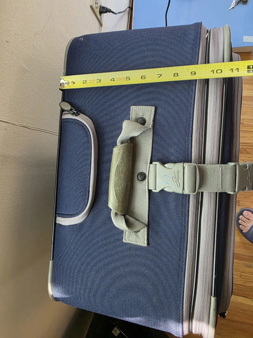 Skyway Suitcase Luggage - photo 4