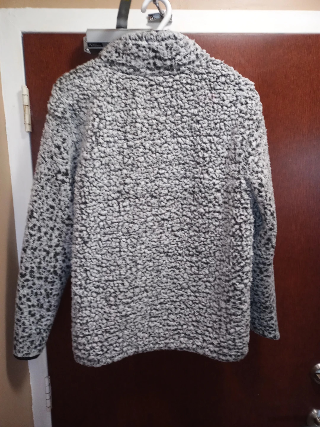 Pink Sweater - Size Medium - photo 2