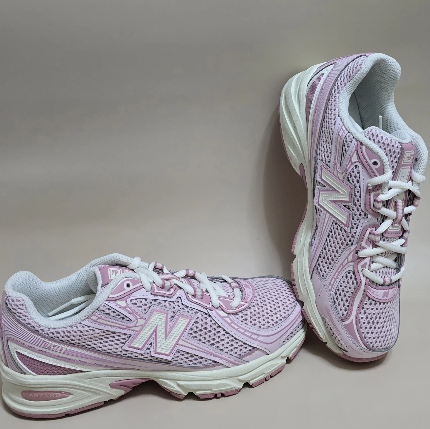 New Balance  740 Pink Unisex Shoe 7.5 W/ 6 M - photo 2