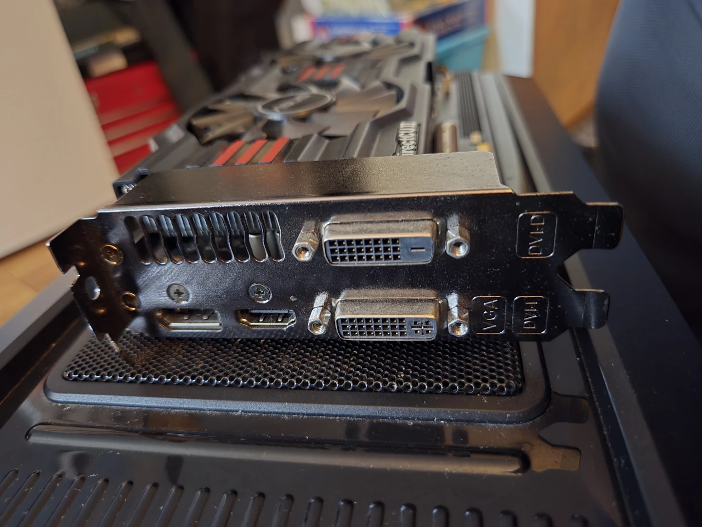 ASUS GeForce GTX 660 DirectCU II Graphics Card - photo 2