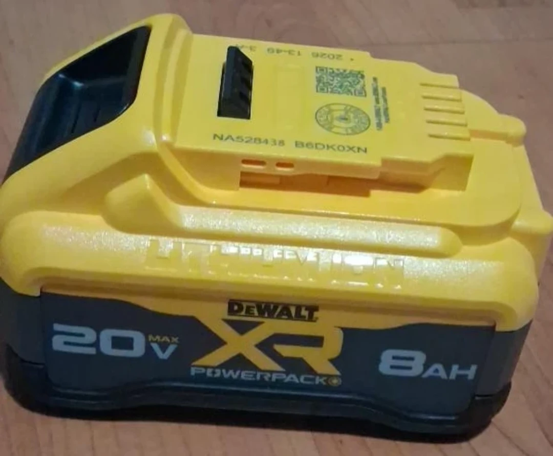 DeWalt 20V MAX XR 8Ah Lithium-Ion Powerpack Battery