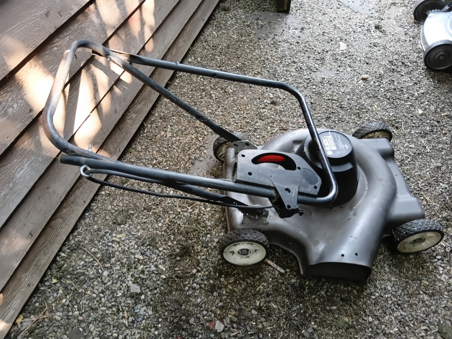 Black & Decker Compact Electric Mower - photo 5