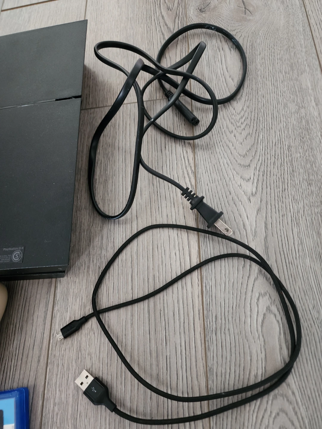 PlayStation 4 Console with FIFA 23, FIFA 21, and FC 24 Games - photo 4