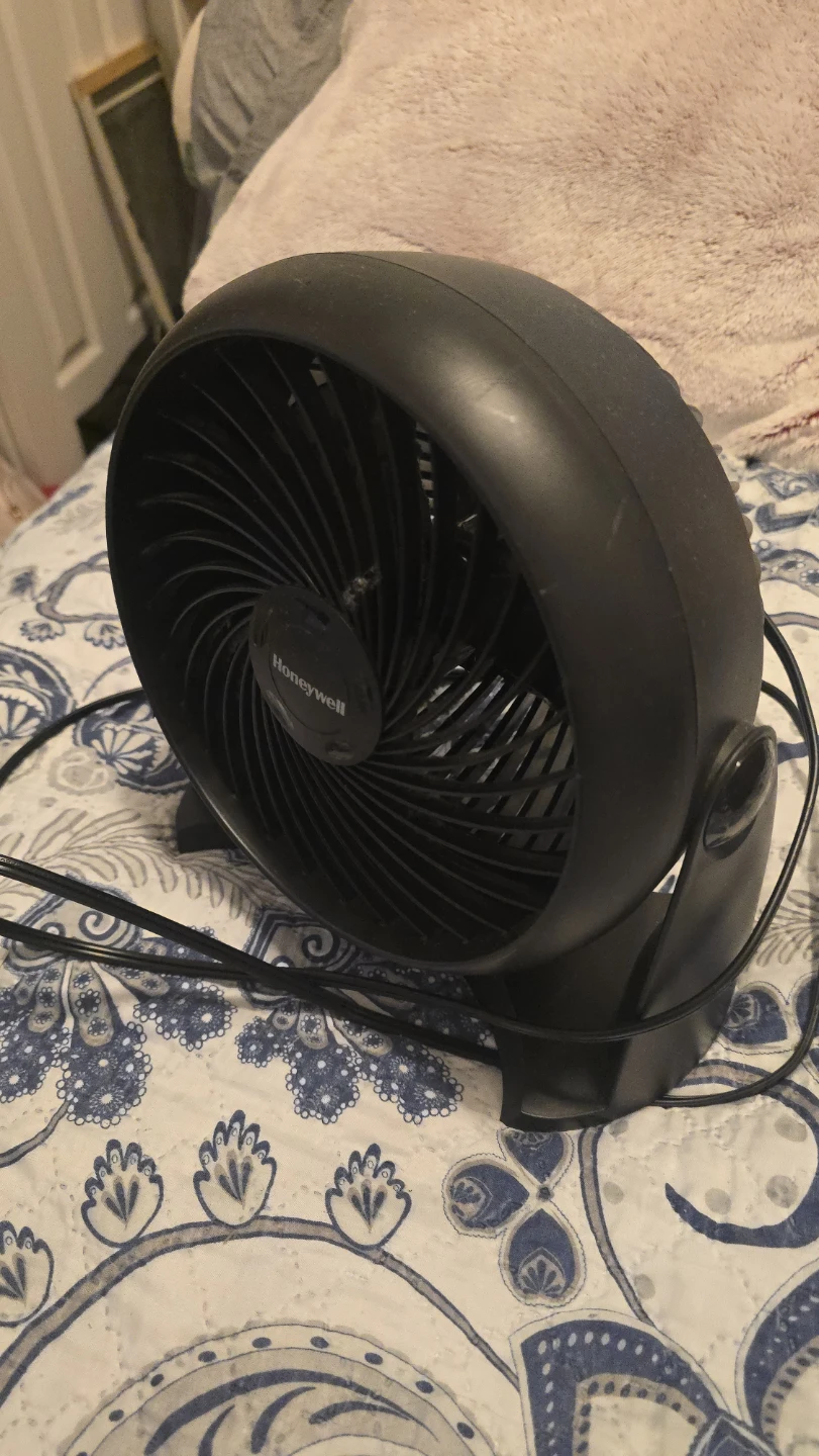Honeywell Black Personal Tabletop Fan - photo 2