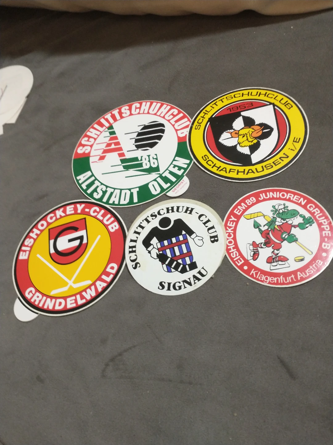 Neato! 25 Swiss Hockey Club Stickers lot #1 - photo 5