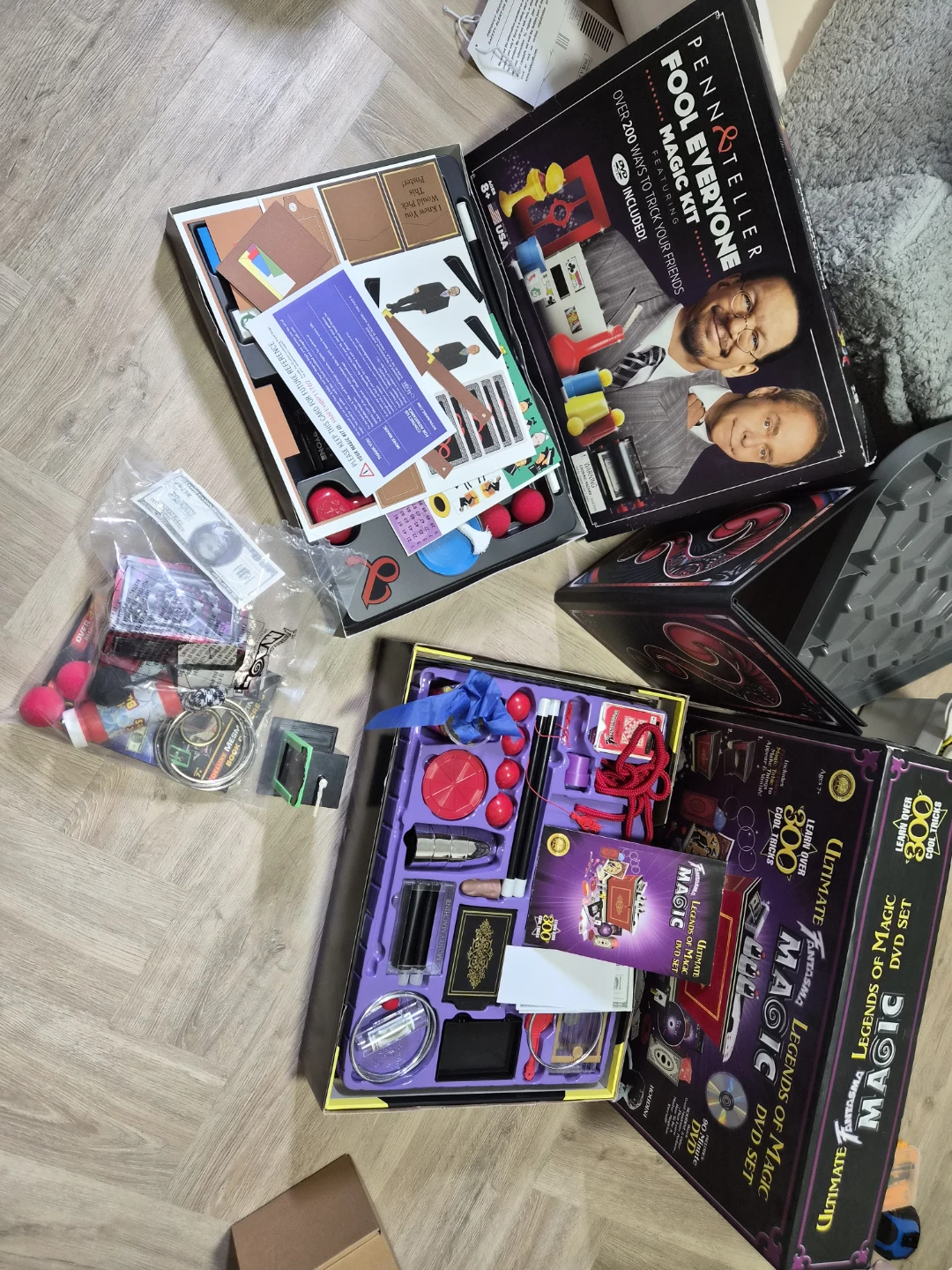 Penn & Teller Fool Everyone Magic Kit & Legends of Magic DVD Set