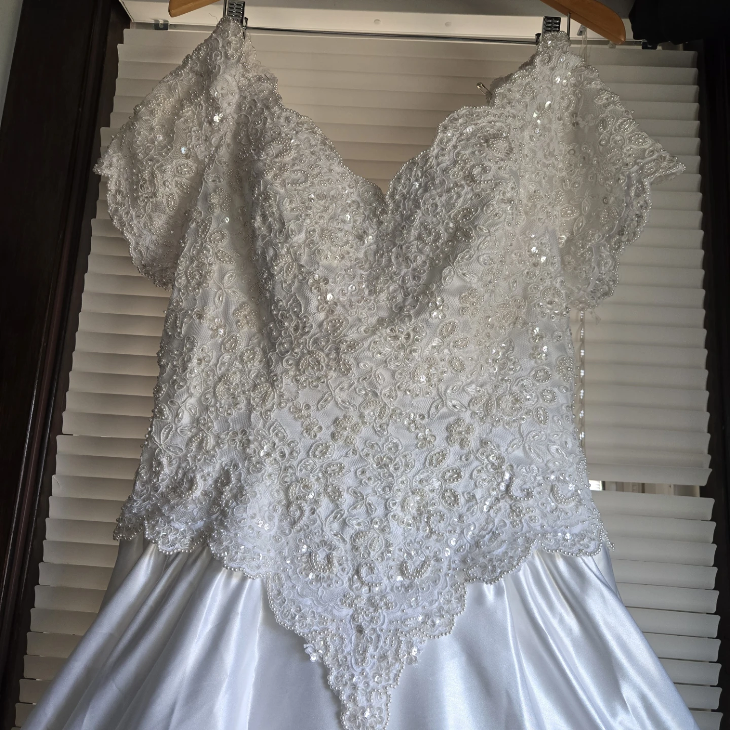 White Beaded Wedding Dress - photo 2