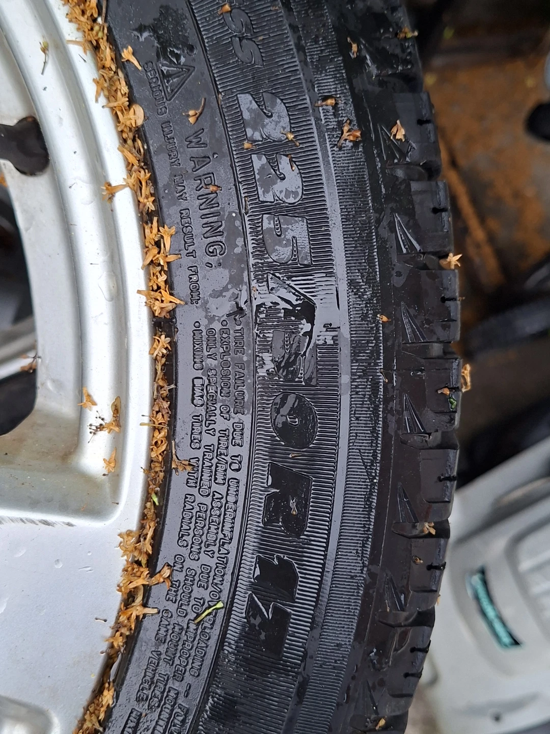 Set of 4 Hankook Winter Tires - photo 3