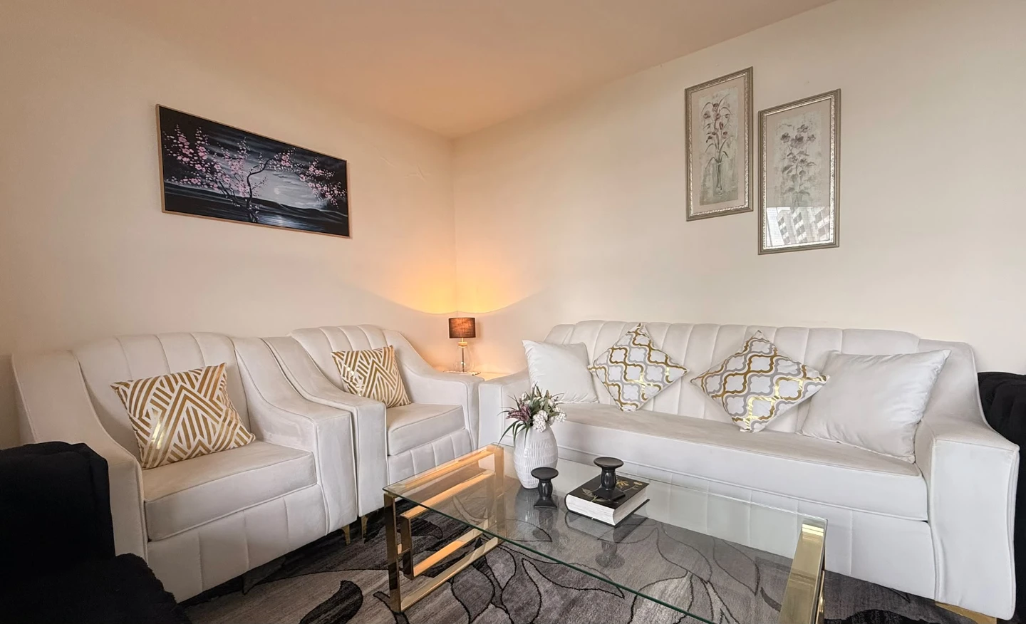 White Loveseat and Armchair Set - photo 2